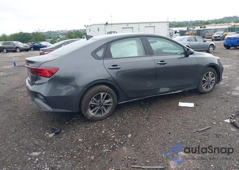 2024 Kia Forte Lxs z USA, uszkodzony, nr VIN 3KPF24AD4RE832586